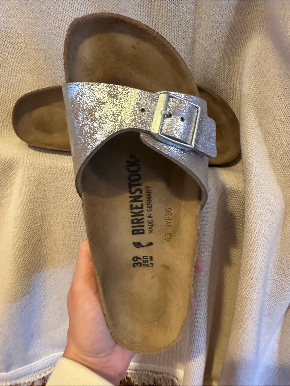 Birkenstock Madrid Big Buckle Sandal
Women US 8-8.5/ EU 39 - Picture 3 of 5